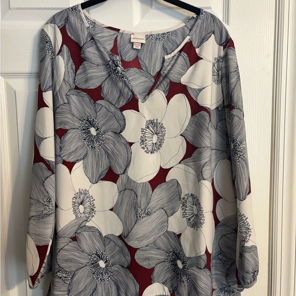 Women’s Merona Gray/White/Maroon Blouse, XL
